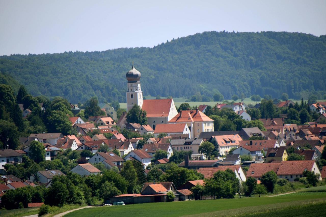 Hotel Gasthof Zum Loewen Velburg Eksteriør billede