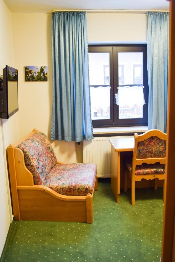 Hotel Gasthof Zum Loewen Velburg Eksteriør billede