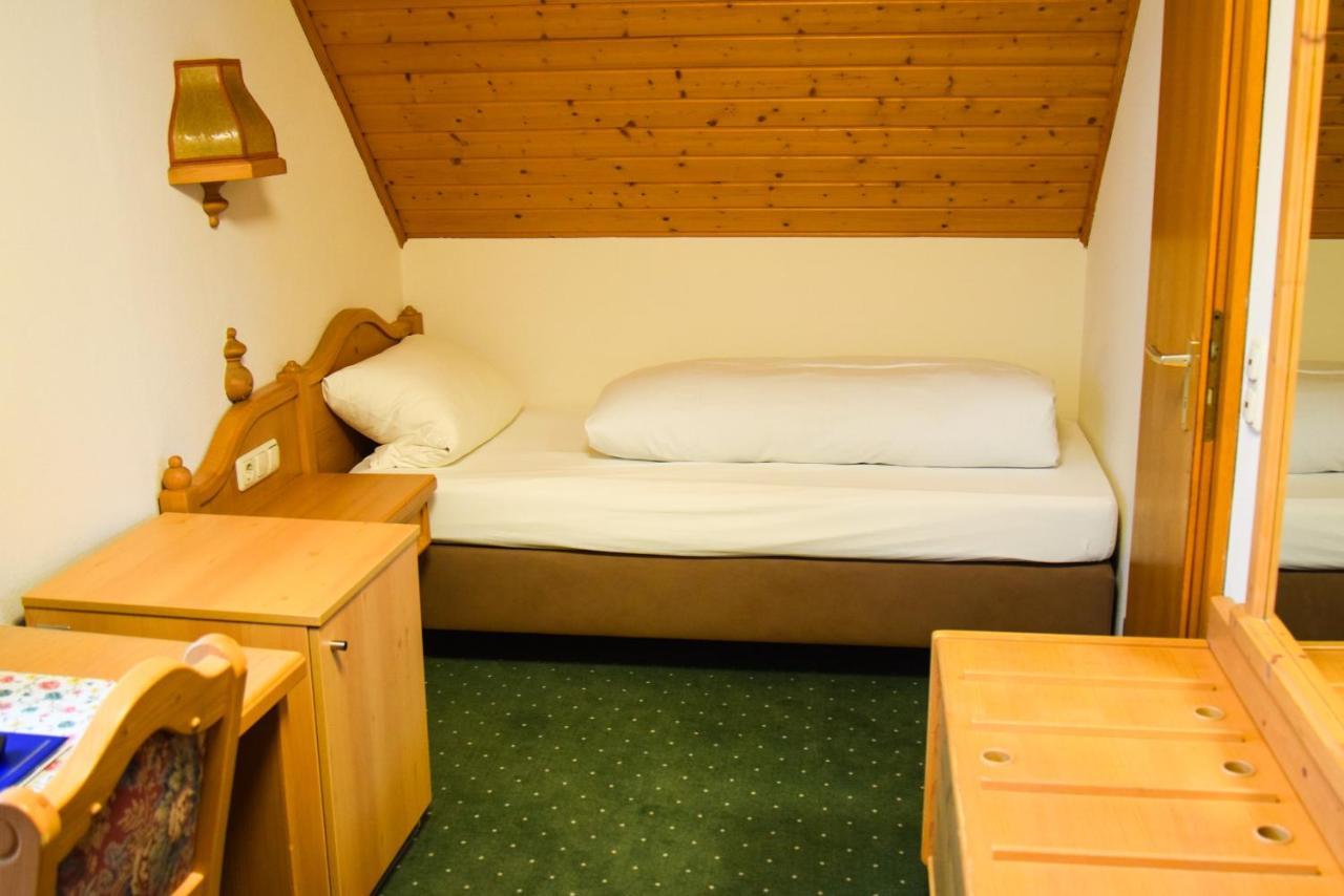 Hotel Gasthof Zum Loewen Velburg Værelse billede
