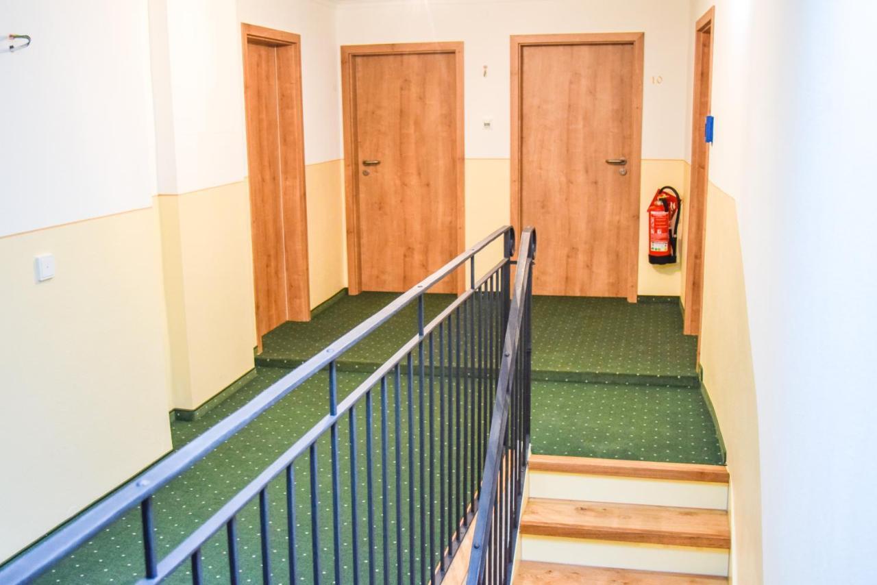 Hotel Gasthof Zum Loewen Velburg Eksteriør billede