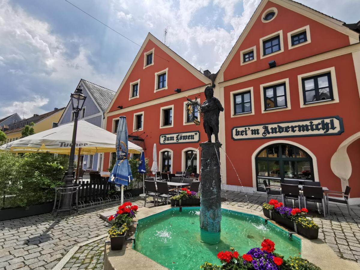 Hotel Gasthof Zum Loewen Velburg Eksteriør billede
