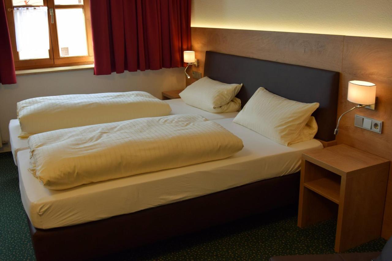 Hotel Gasthof Zum Loewen Velburg Værelse billede