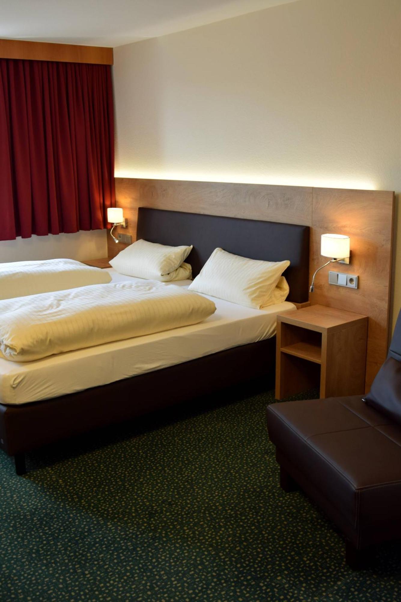 Hotel Gasthof Zum Loewen Velburg Værelse billede