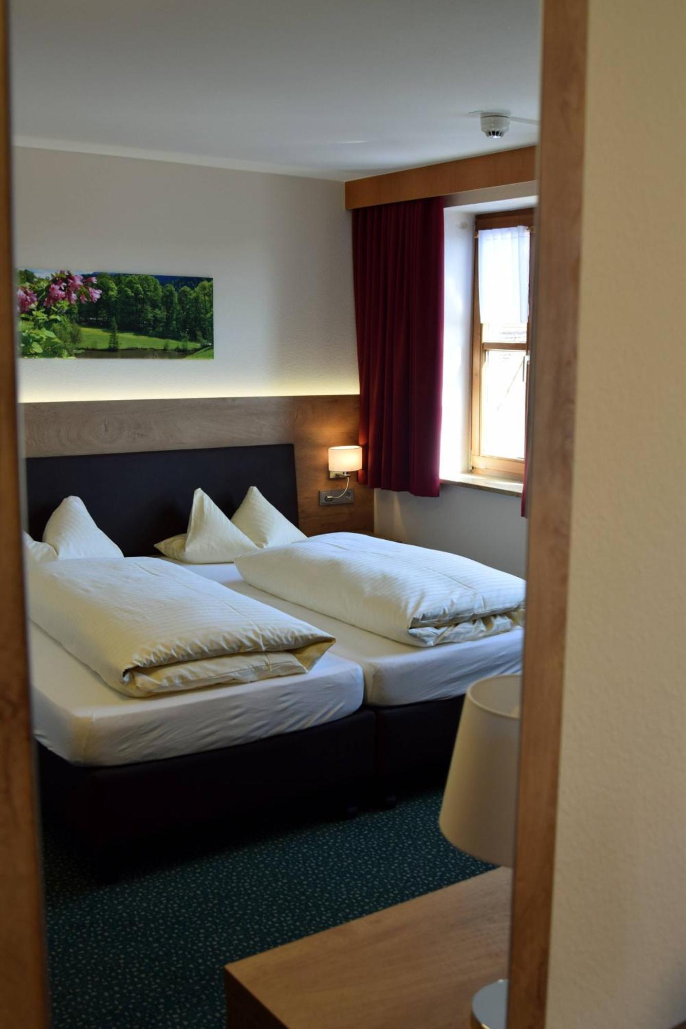 Hotel Gasthof Zum Loewen Velburg Værelse billede