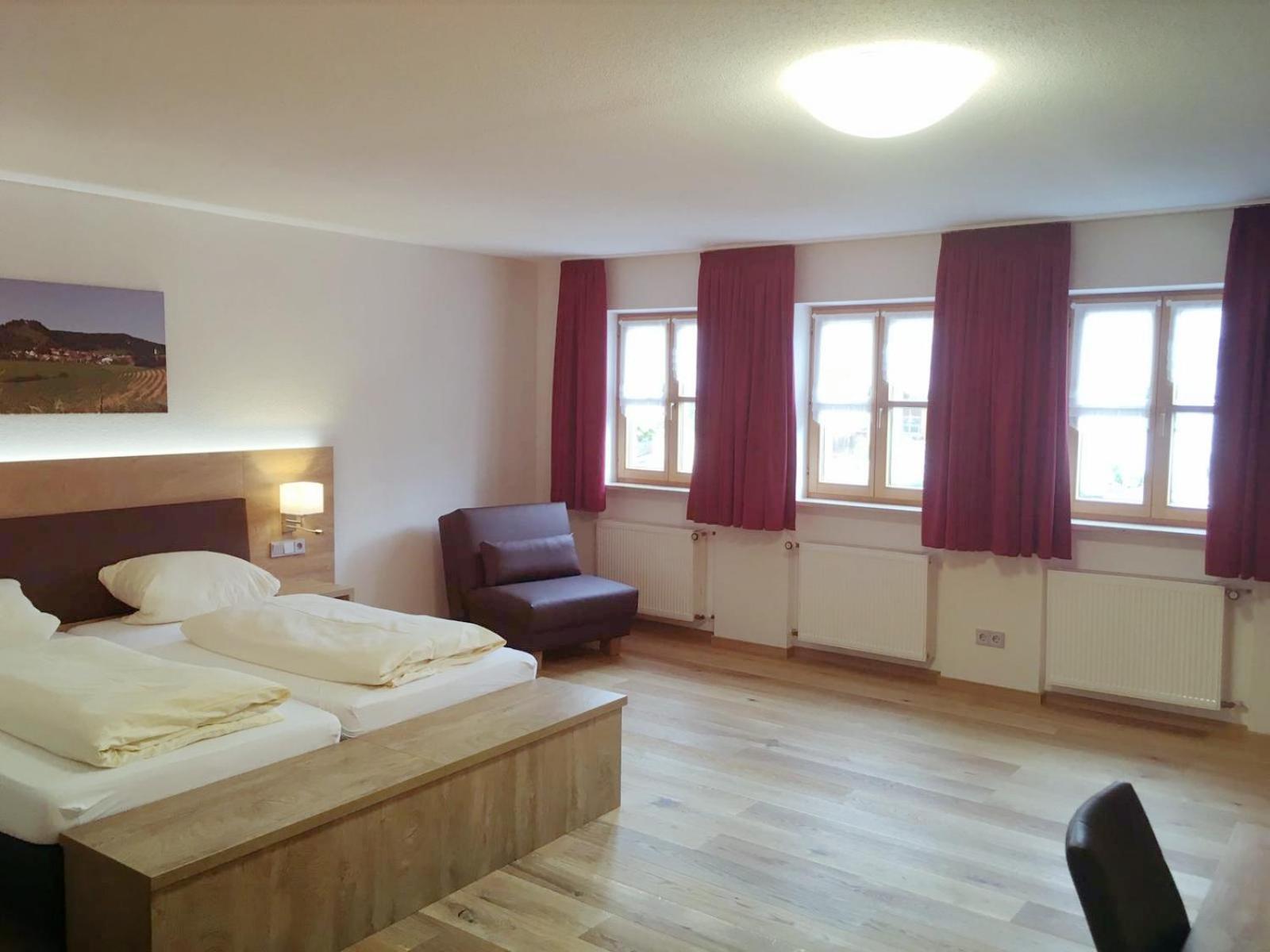 Hotel Gasthof Zum Loewen Velburg Værelse billede